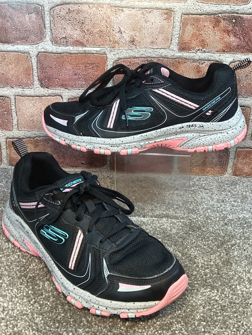 Skechers Hillcrest  Vast Adventure Womens trail  sneakers size 8